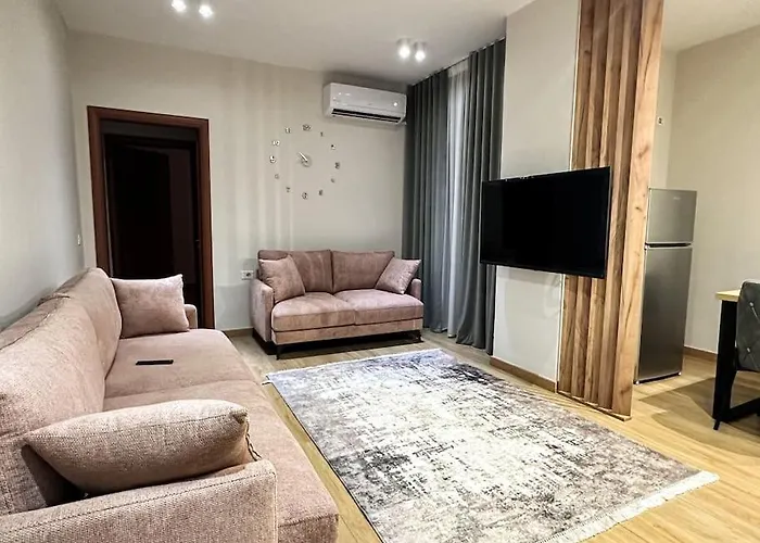 Elegant Rose Center Oasis