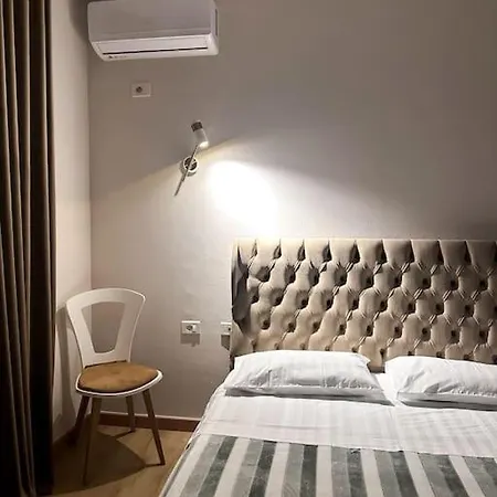 Elegant Rose Center Oasis Apartman *