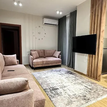 Elegant Rose Center Oasis