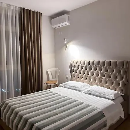 Elegant Rose Center Oasis * Тирана