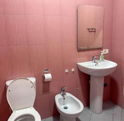 Elegant Rose Center Oasis