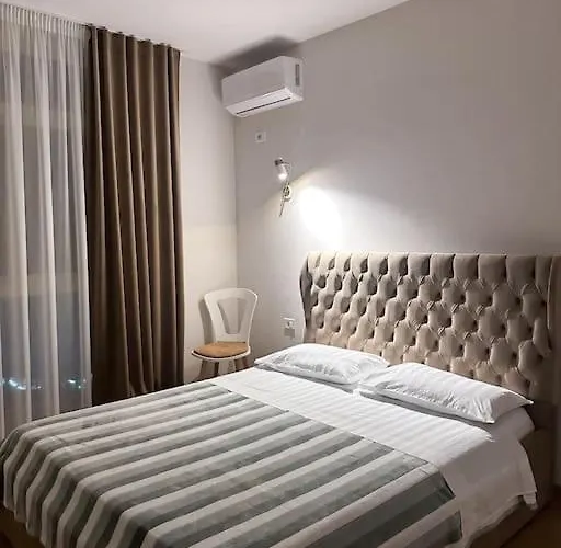 Elegant Rose Center Oasis * Tirana